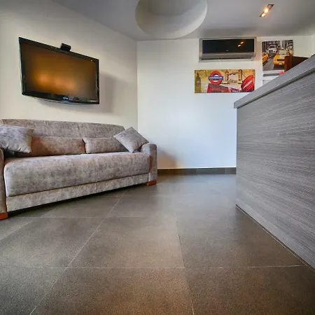 Anthony's Maisonette * Qala