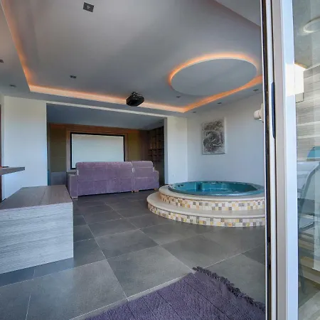 Anthony's Maisonette Holiday home *