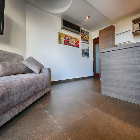Anthony's Maisonette Holiday home *