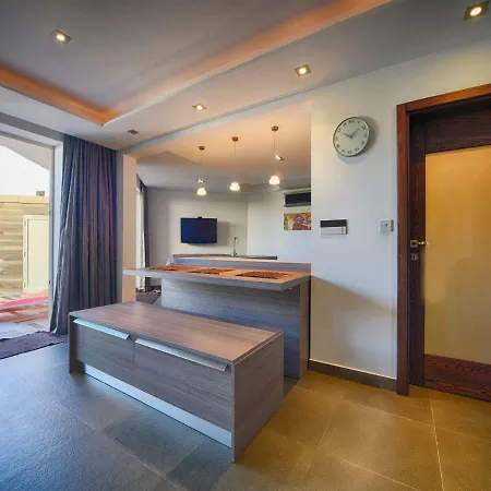 Anthony's Maisonette Holiday home Qala